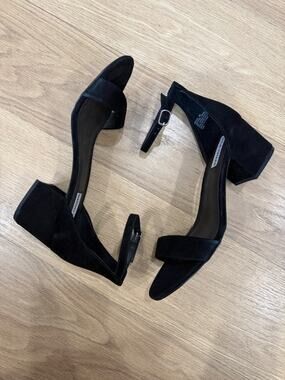 Steve Madden Renee Black Suede Block Heel Sandals - Classic Open Toe Size 9